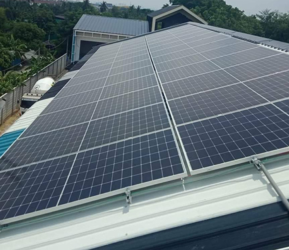 Warehouse with solar roof top