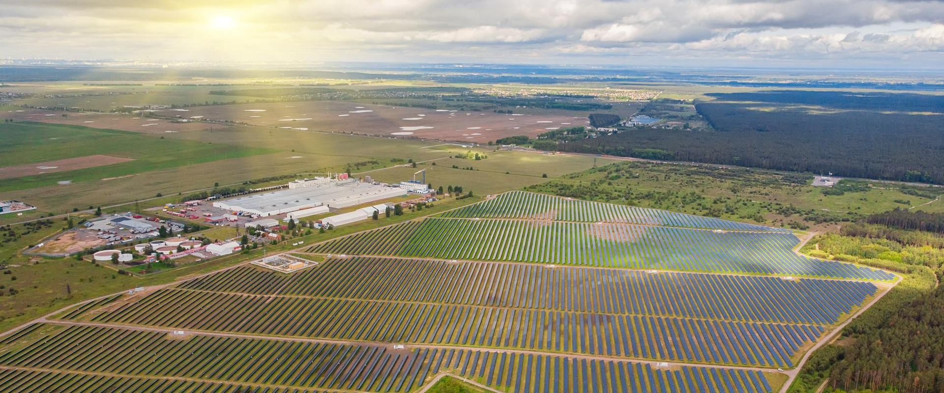 solar farm with sun shine image from www.freepik.com